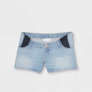 Isabel maternity shorts